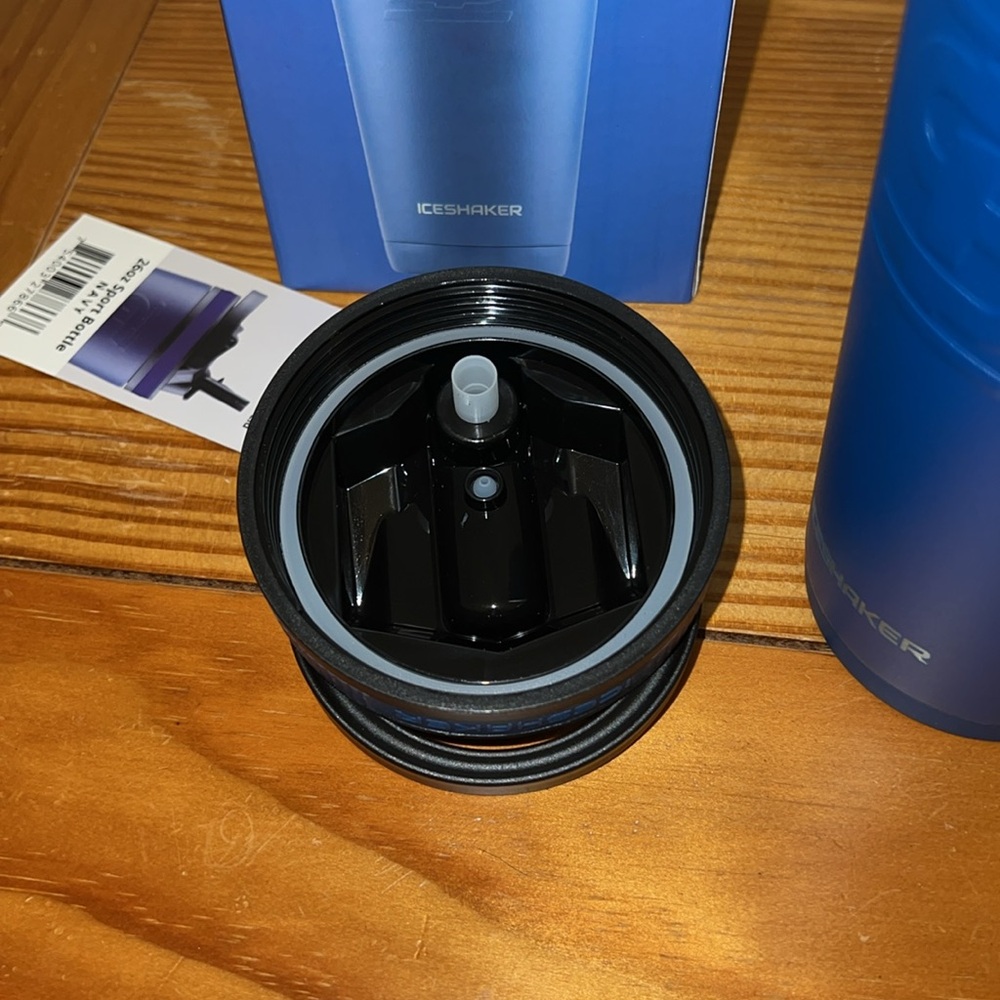 MWT ICE SHAKER SPORTS BOTTLE- NAVY 26 FL. OZ. - Picture 5 of 10